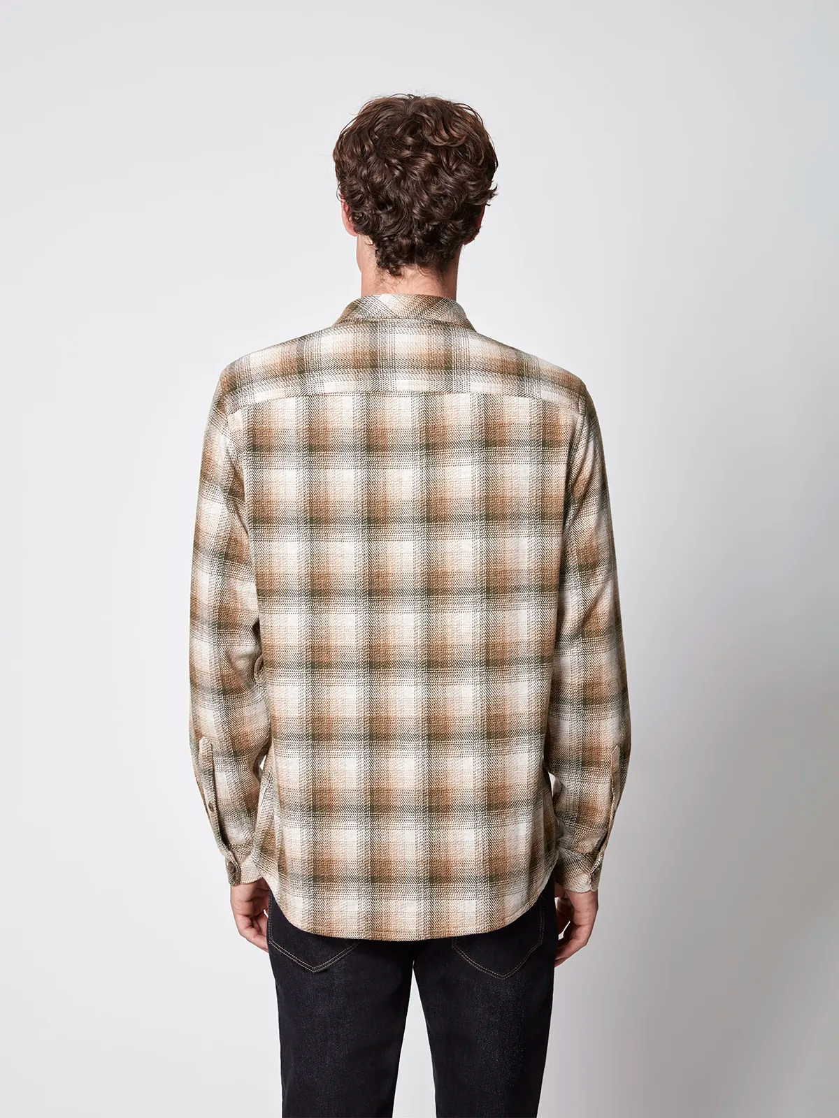 CHEMISE BOUTONNÉE À CARREAUX À MANCHES LONGUES POUR HOMME