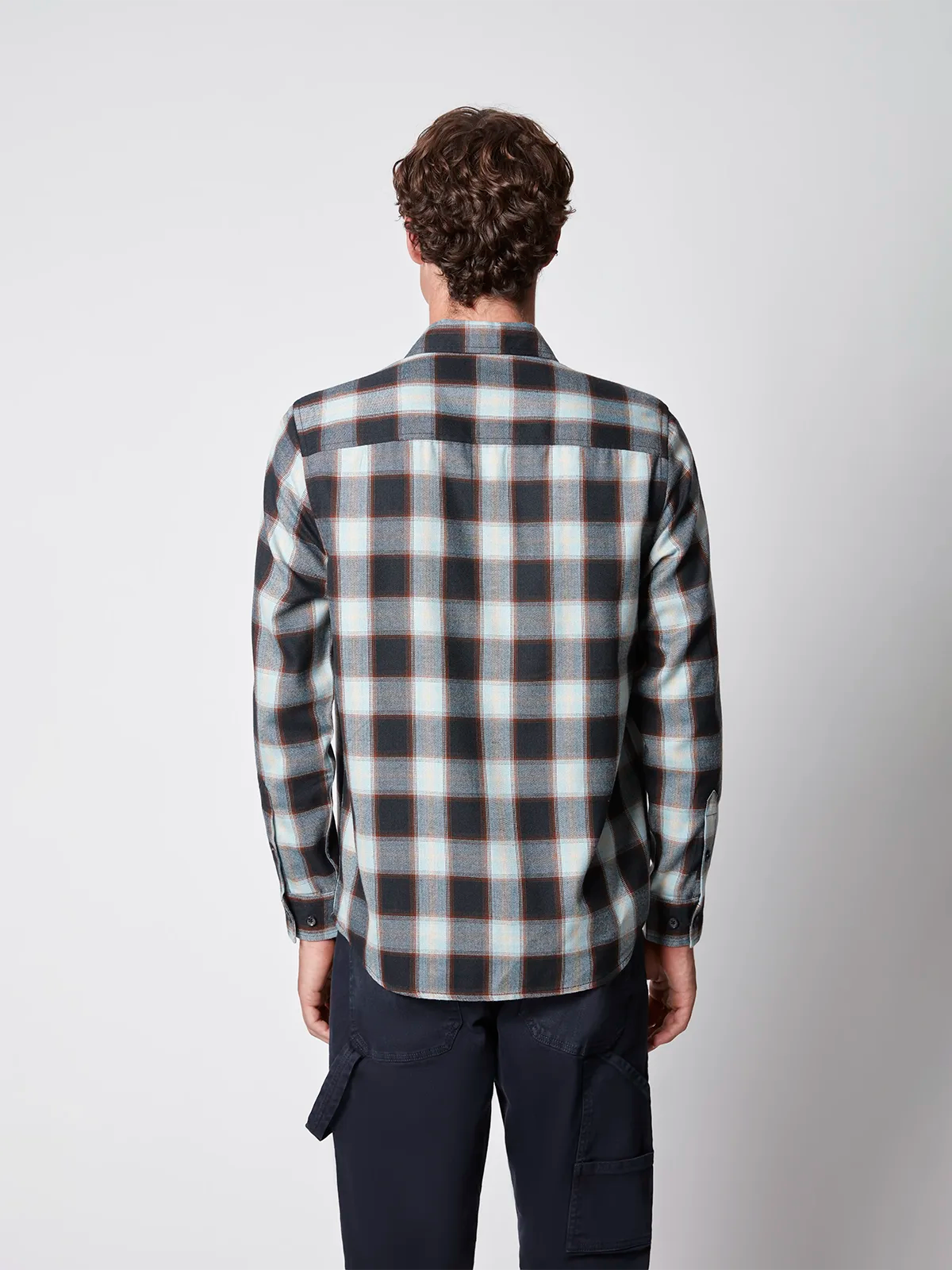 CHEMISE BOUTONNÉE À CARREAUX À MANCHES LONGUES POUR HOMME