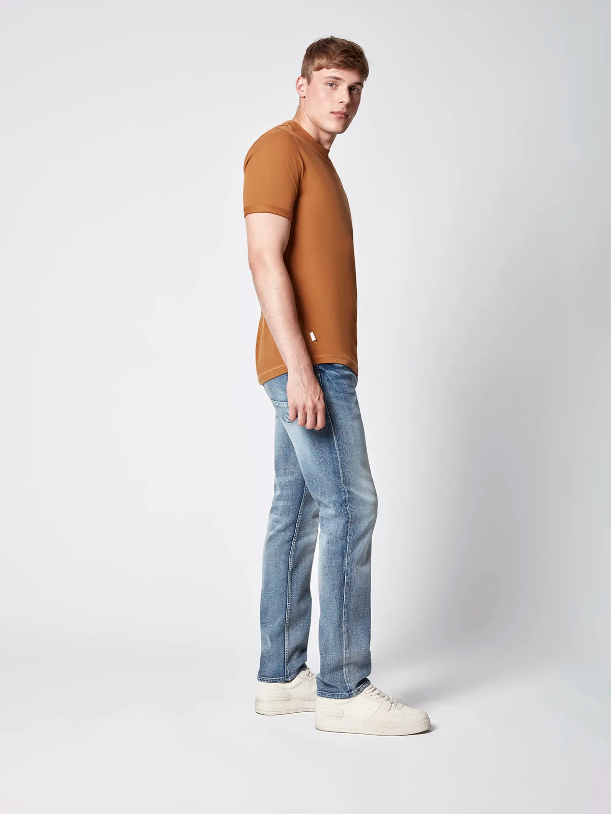 Men's 5-Pocket Straight Fit Jean