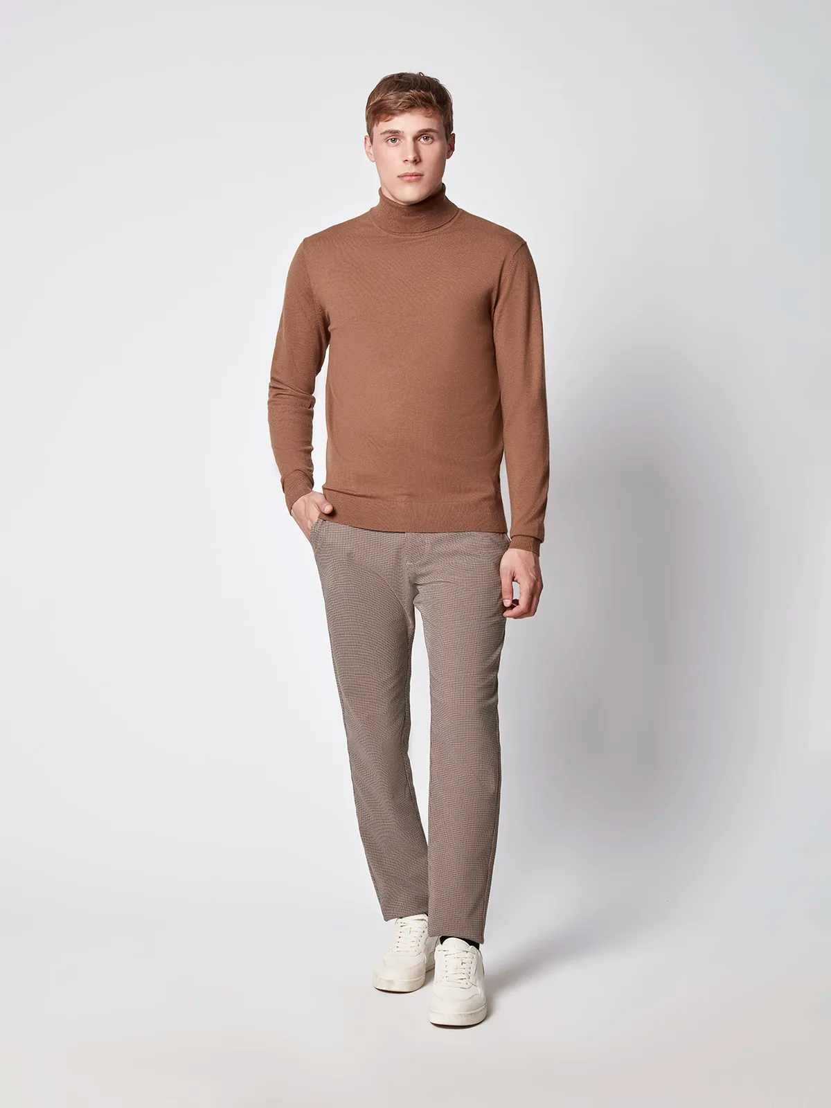 Pull à col roulé à manches longues pour homme