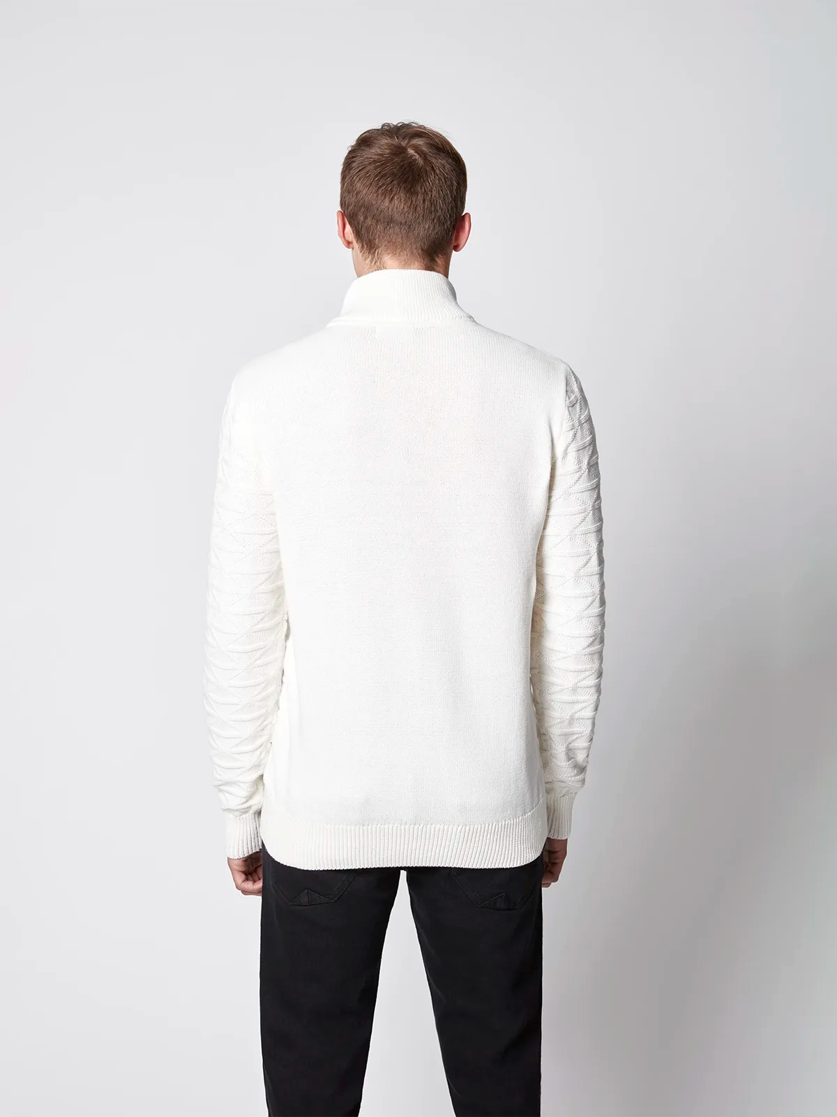 PULL-OVER ZIPPÉ À COL MONTANT POUR HOMMES