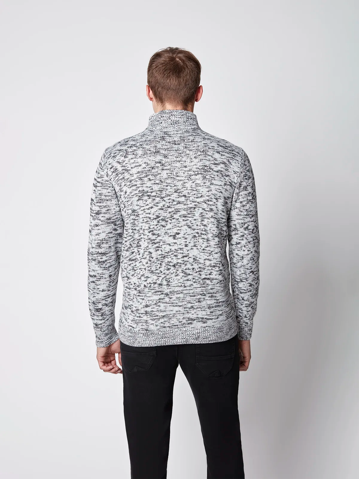 Pull en tricot torsadé avec col montant pour homme