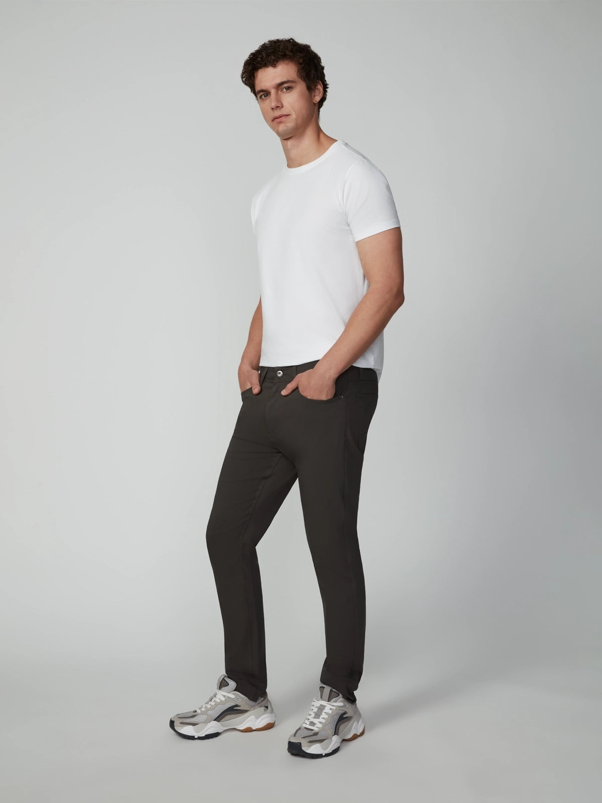 Men's Solid Bungee Relaxed 5-Pocket Pant