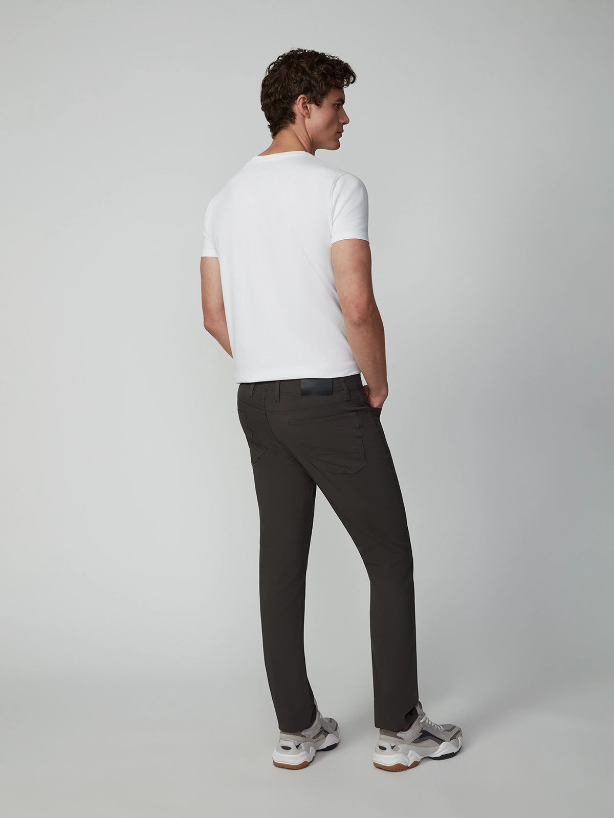 Men's Solid Bungee Relaxed 5-Pocket Pant