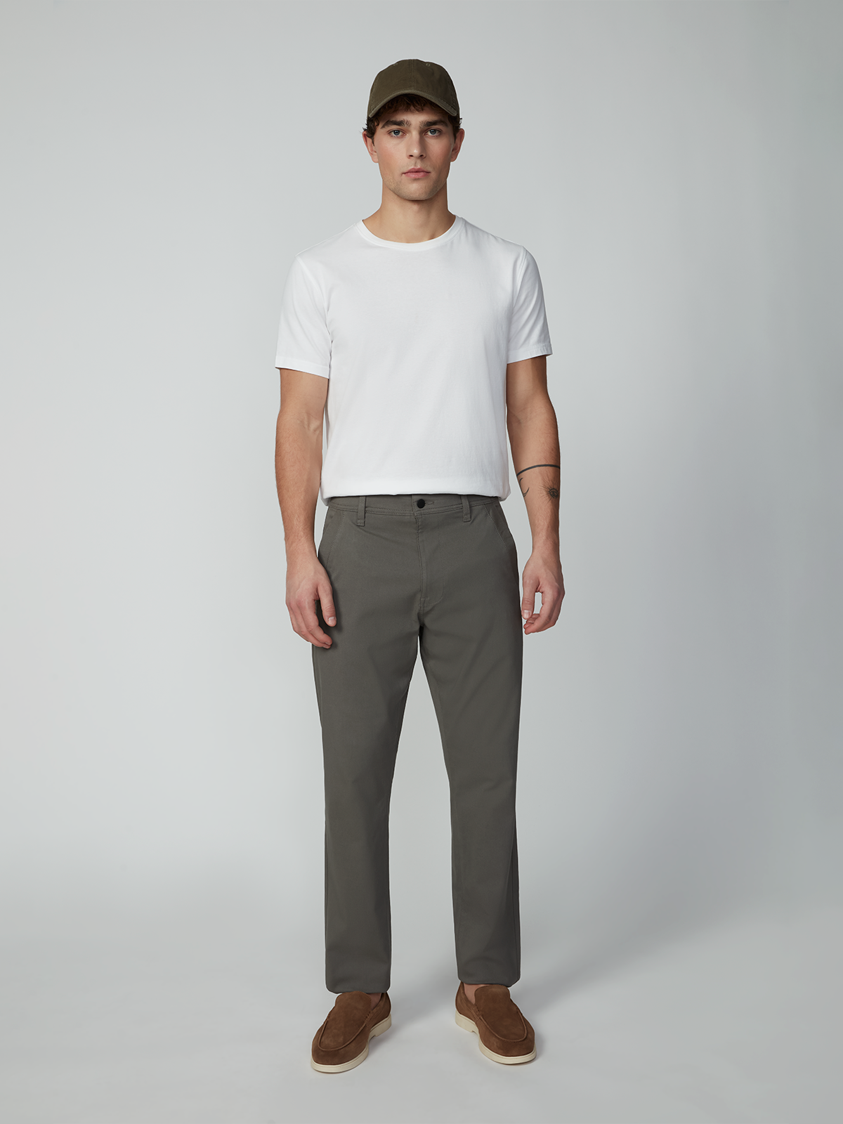 Men's Solid Bungee Loose Chino Pant