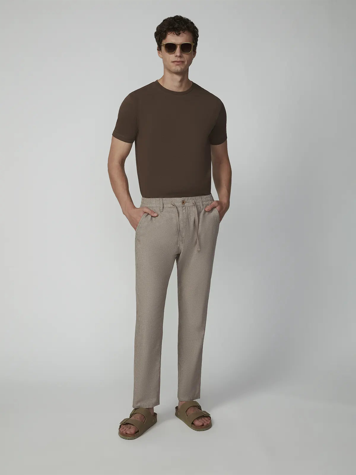 Pantalon de lin à cordon de serrage pour homme